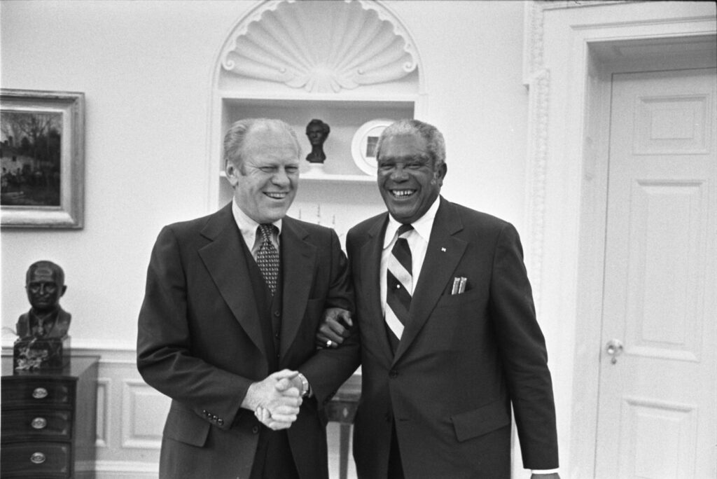 President Ford and Willis Ward in oval office