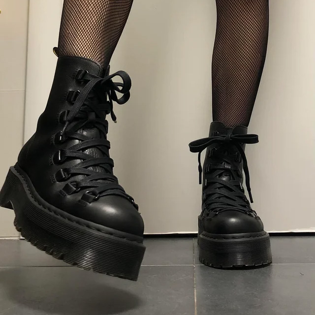 Platform doc martens