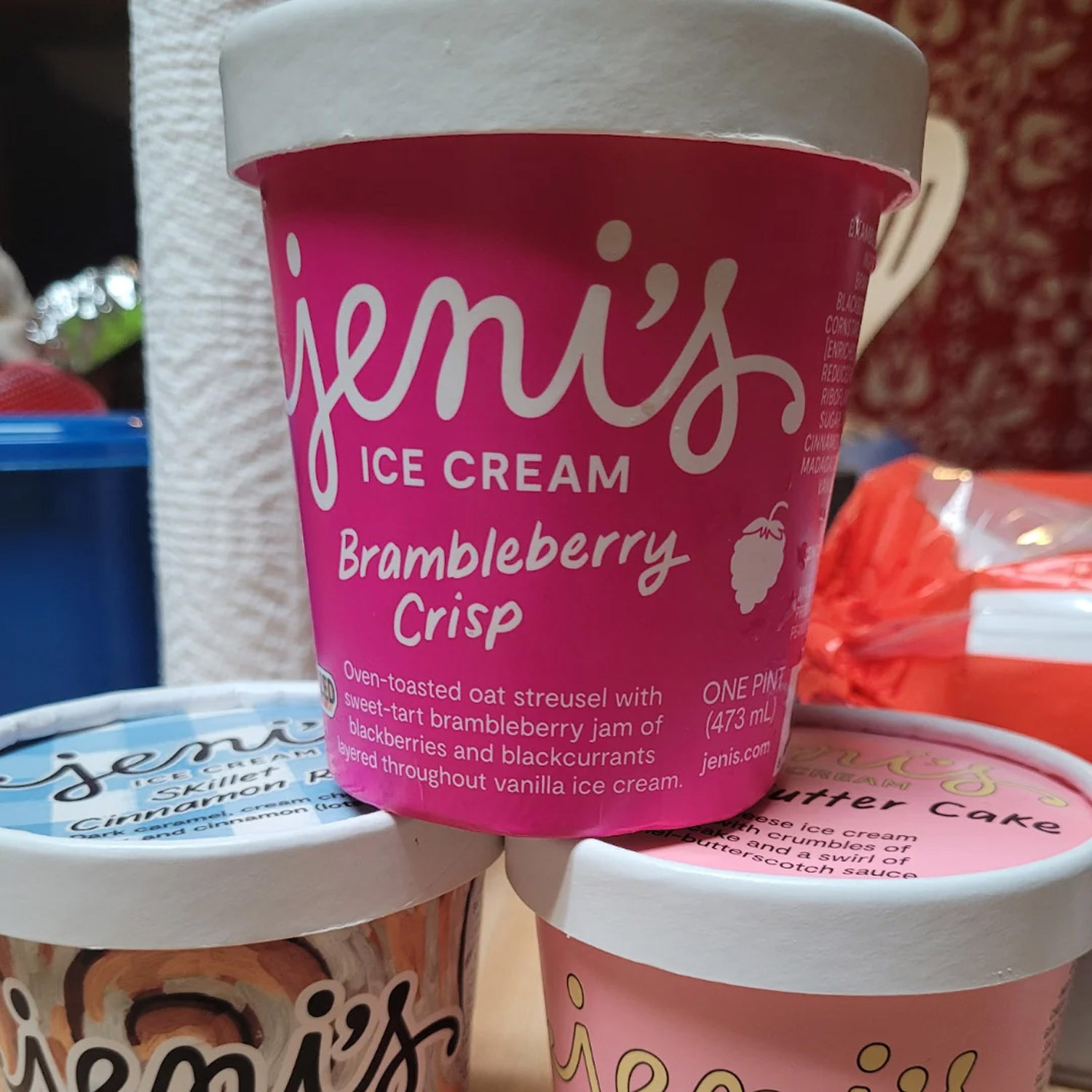 Jeni's Ice Cream brambleberry crisp flavor