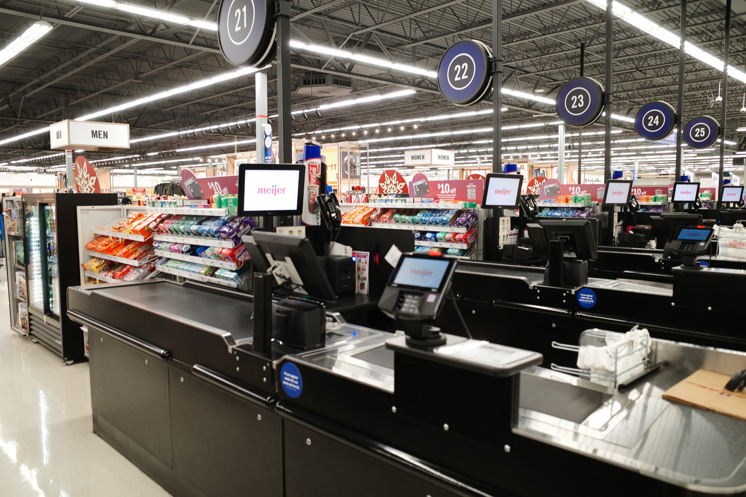 Empty manned checkout line