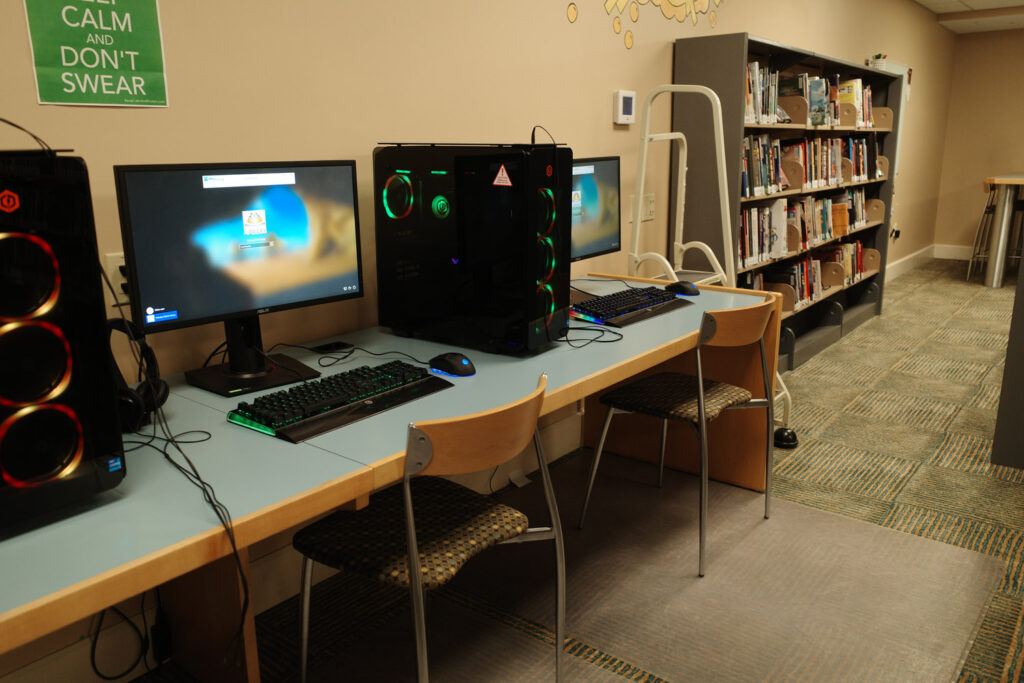 Computers in school library