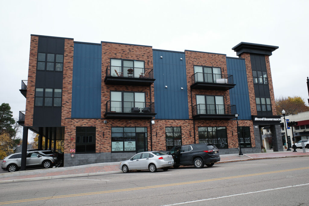 new apartment building in dewitt