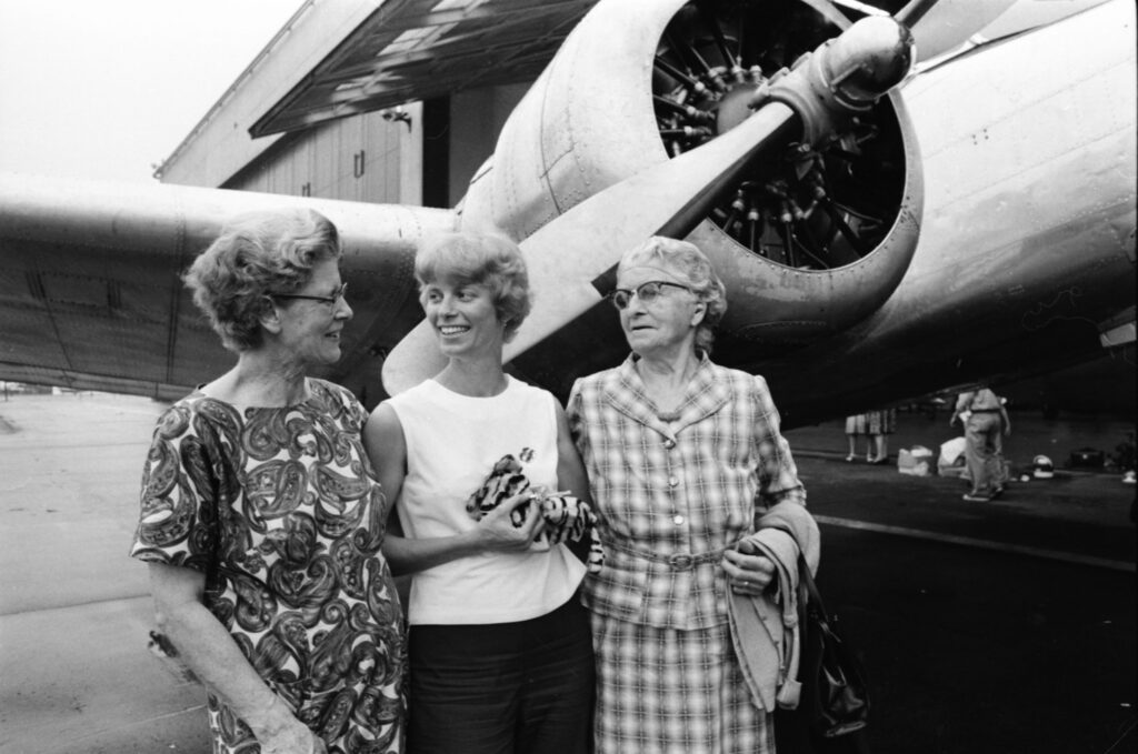 Anne with her mom and grandmother