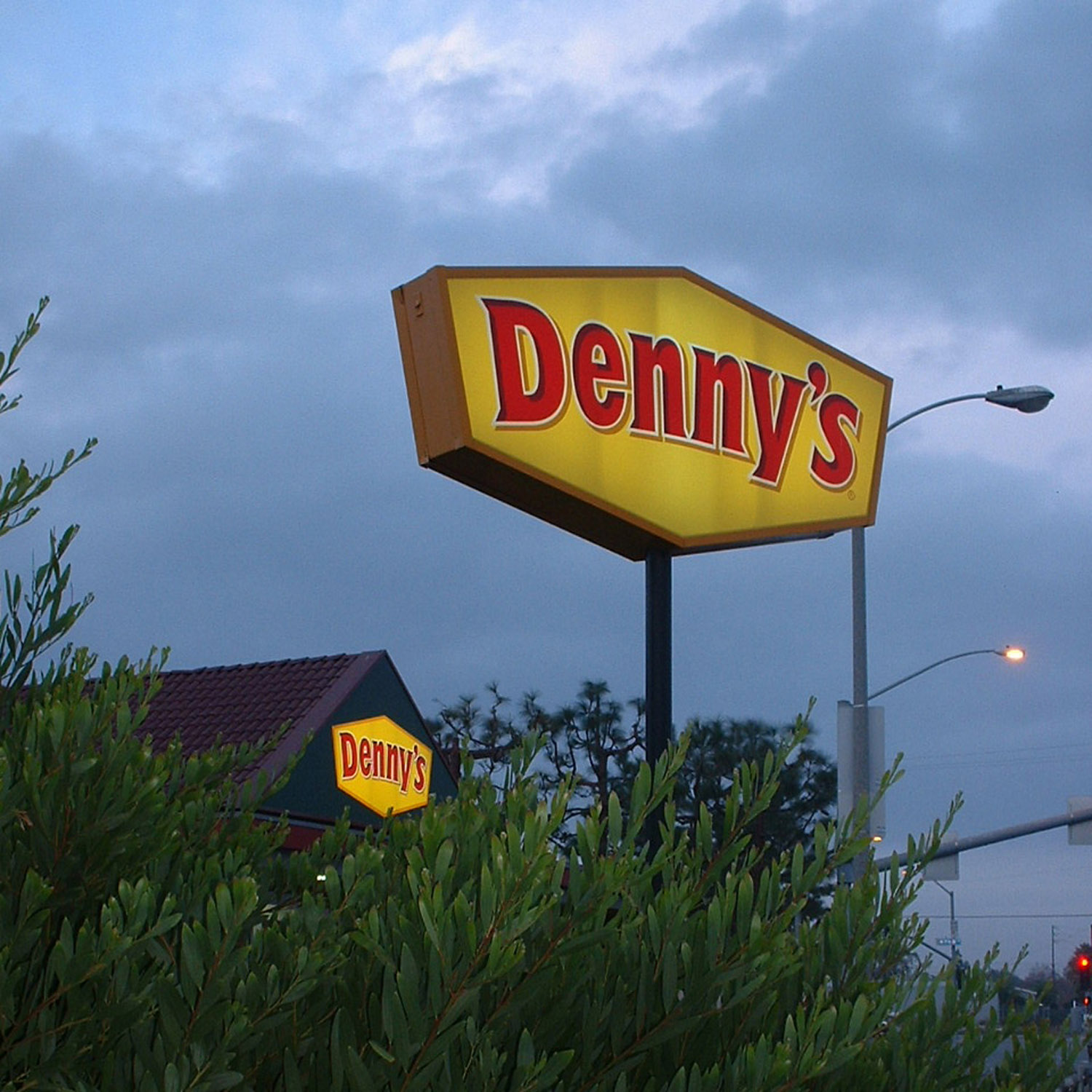 denny's sign