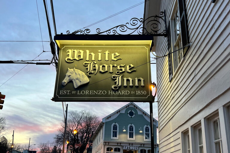 sign for white horse inn
