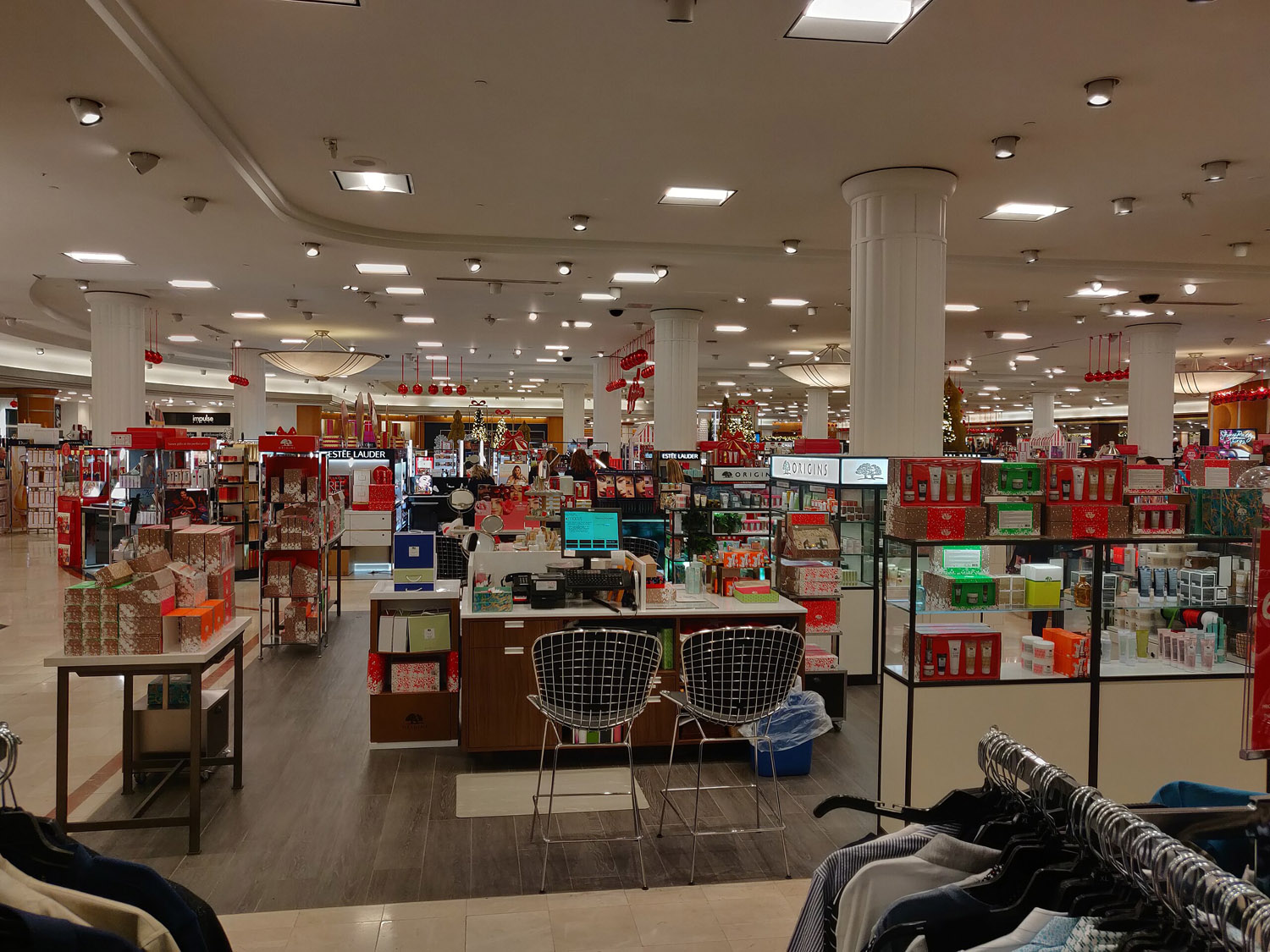 shopping mall