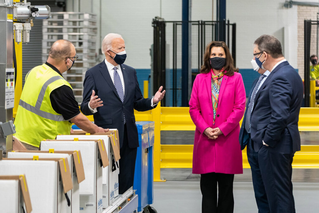 biden and whitmer touring pfizer plant