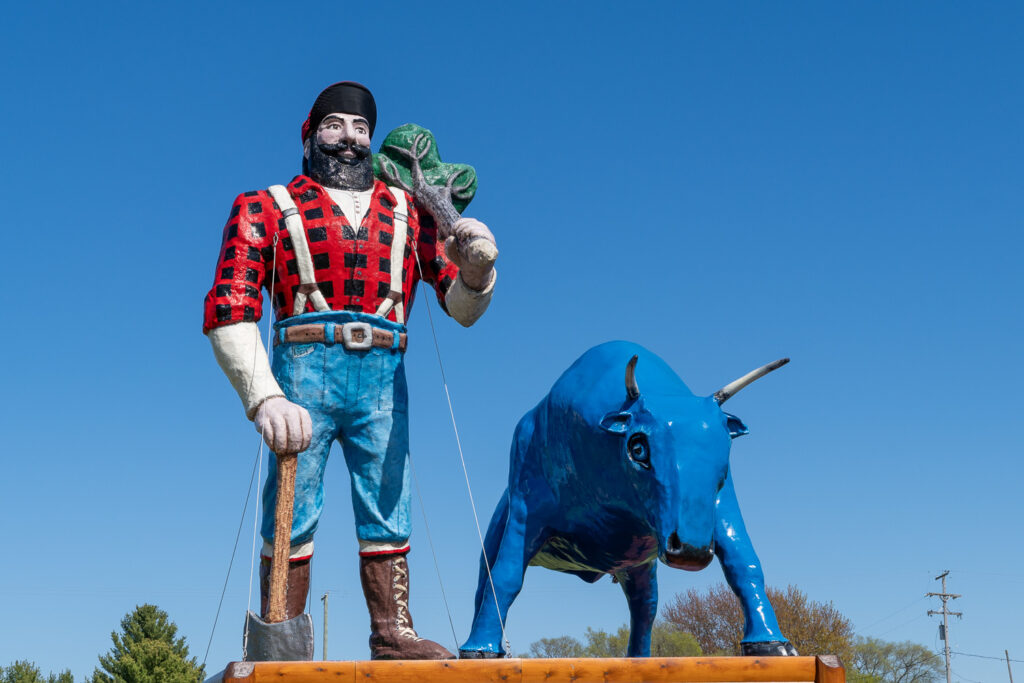 Paul Bunyan statue