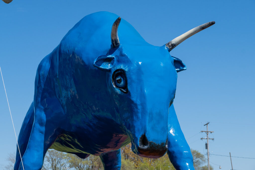 babe the blue ox statue