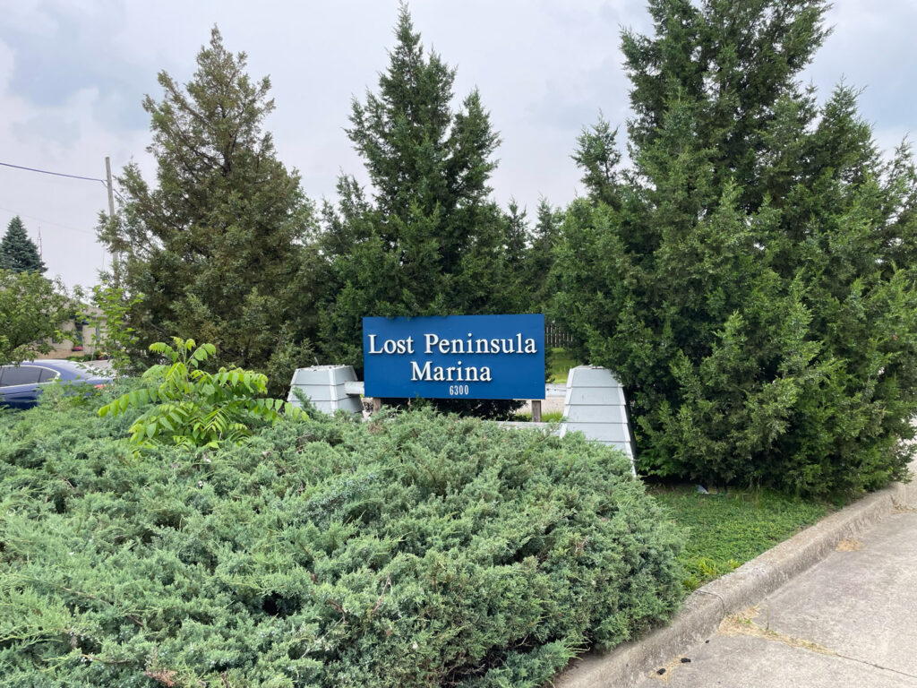 lost peninsula marina sign