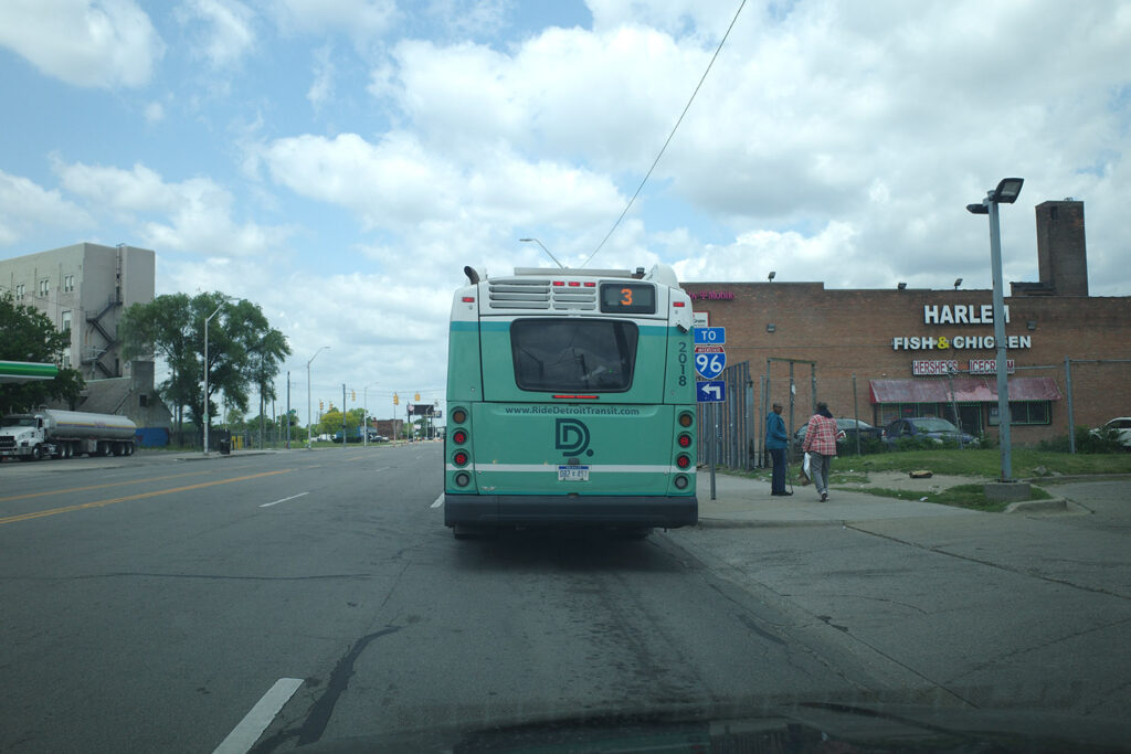 detroit bus