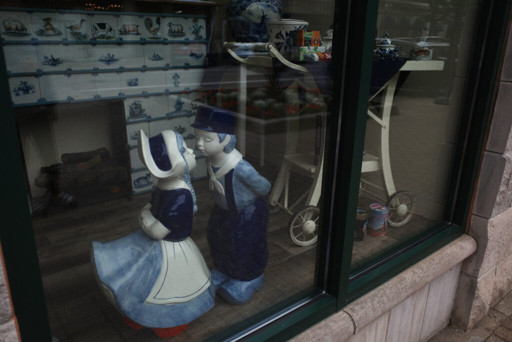 dutch statuettes