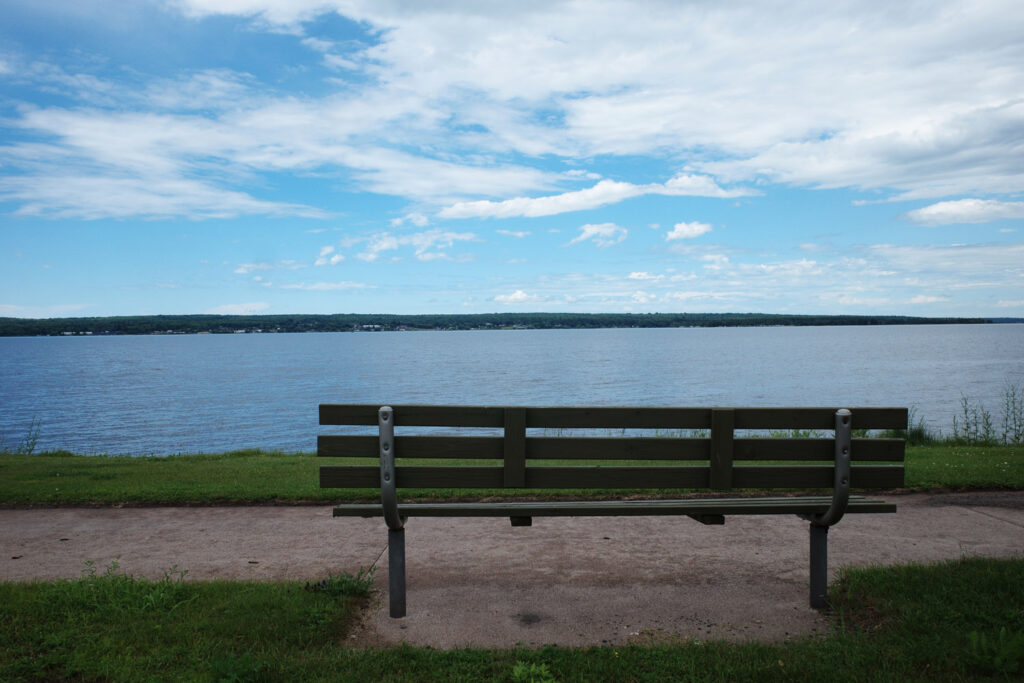 bench in l'anse