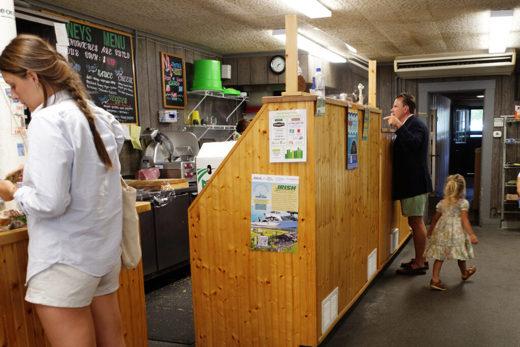 gurney's bottle shop and sandwiches