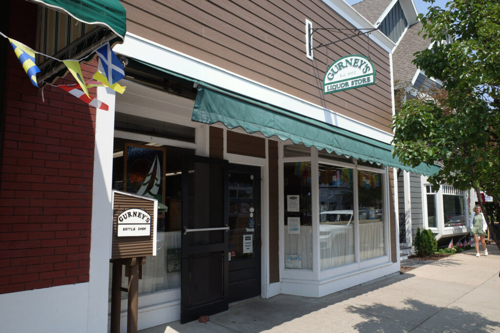 gurney's bottle shop and sandwiches