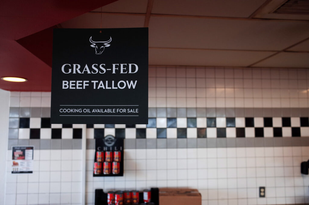 steak 'n shake restaurant and food