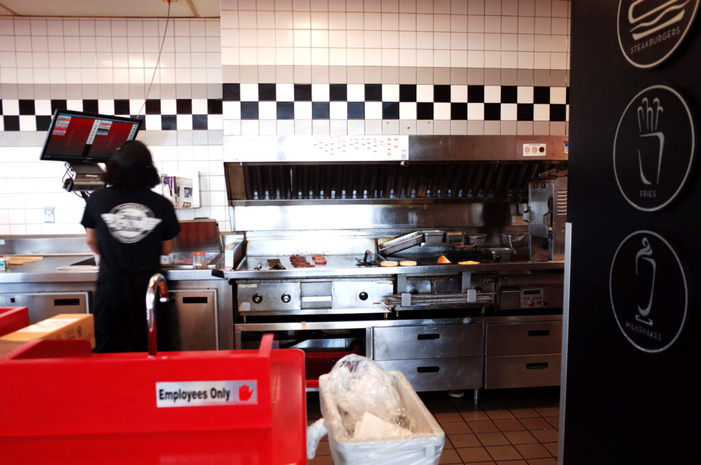 steak 'n shake restaurant and food