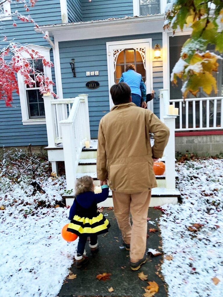 trick or treating and halloween decorations