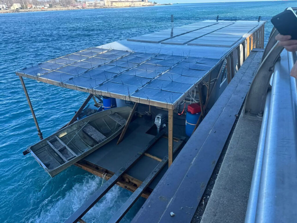 neverlanding house boat