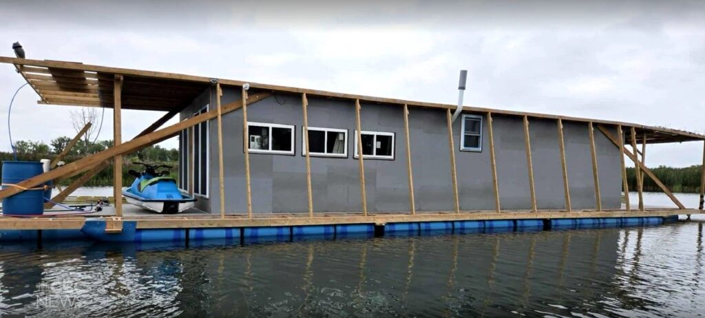 neverlanding house boat