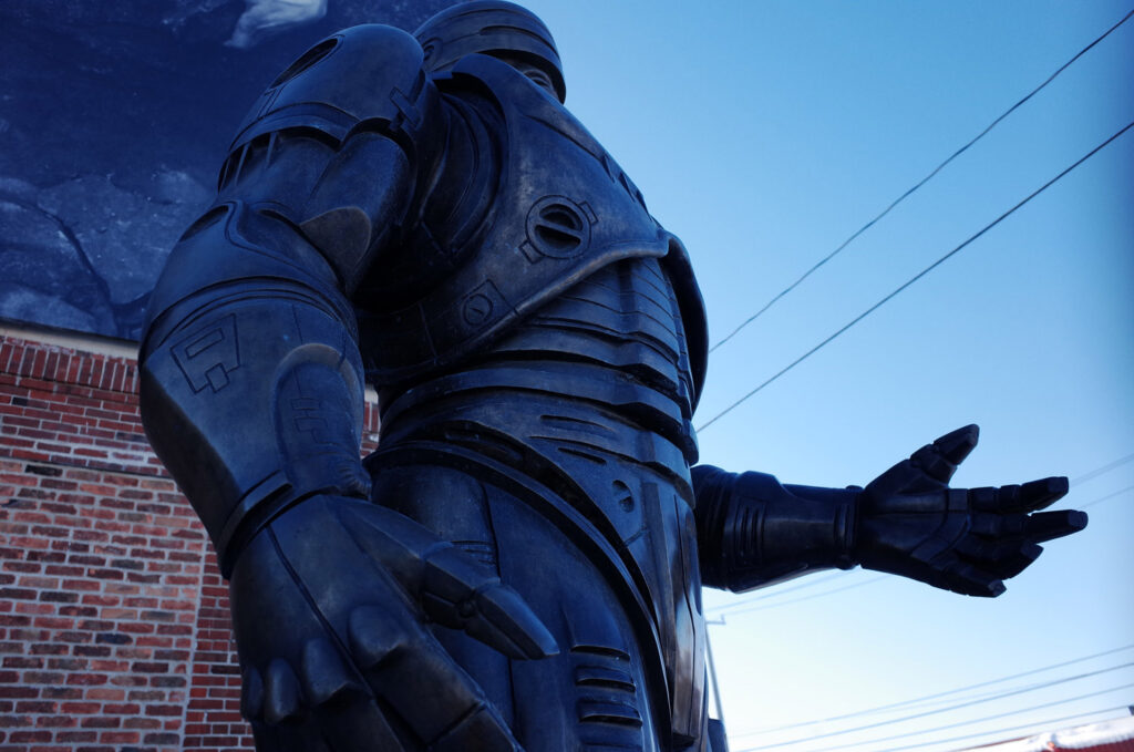 robocop statue