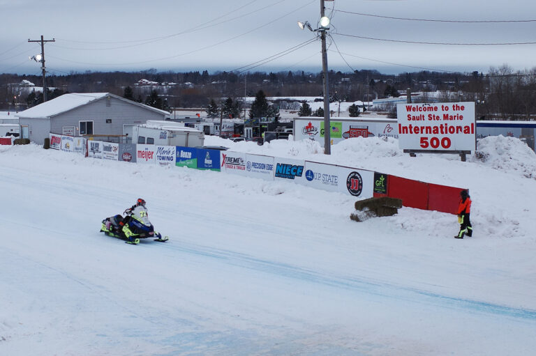 soo 500 snowmobile race